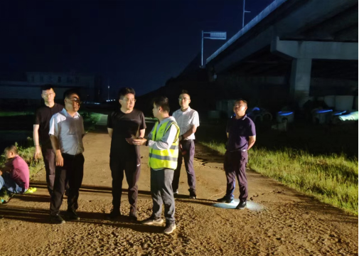 抗洪搶險報導-迎“汛”而上，奔赴前線 -320.png