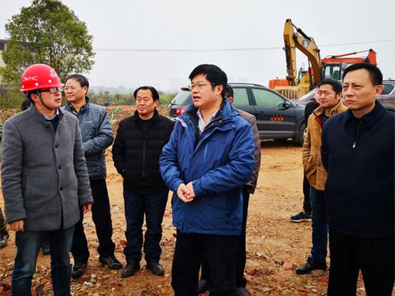 說明: E:\共享文件夾\禾河大道路堤結(jié)合改造工程施工2標(biāo)段\項目進(jìn)度圖片\領(lǐng)導(dǎo)檢查\2019.2.25水利廳廖瑞釗防汛檢查\未標(biāo)題-1.jpg